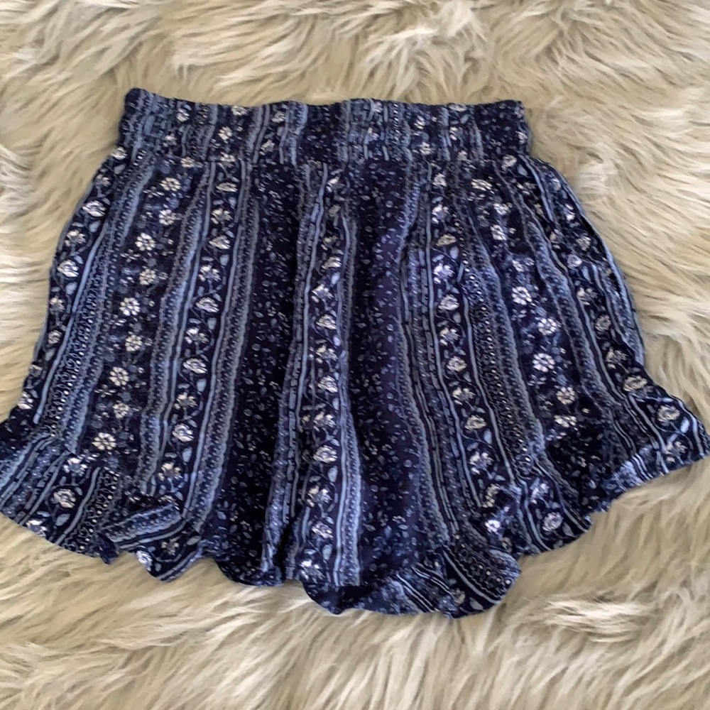 NWOT Hollister Ruffle Hem Shorts Size XS - Picture 5 of 8